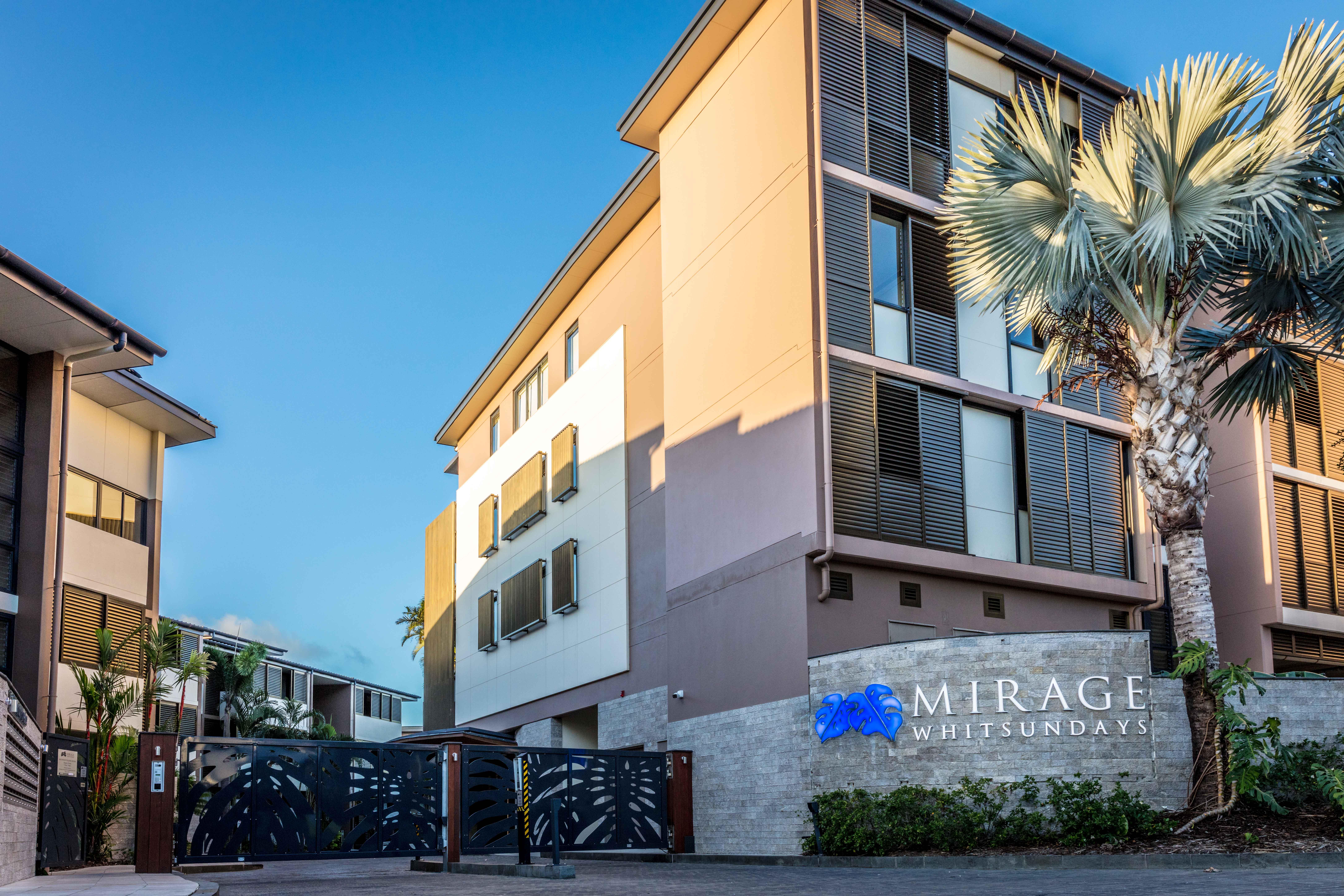 Апарт отель Mirage Whitsundays Эйрли-Бич Экстерьер фото