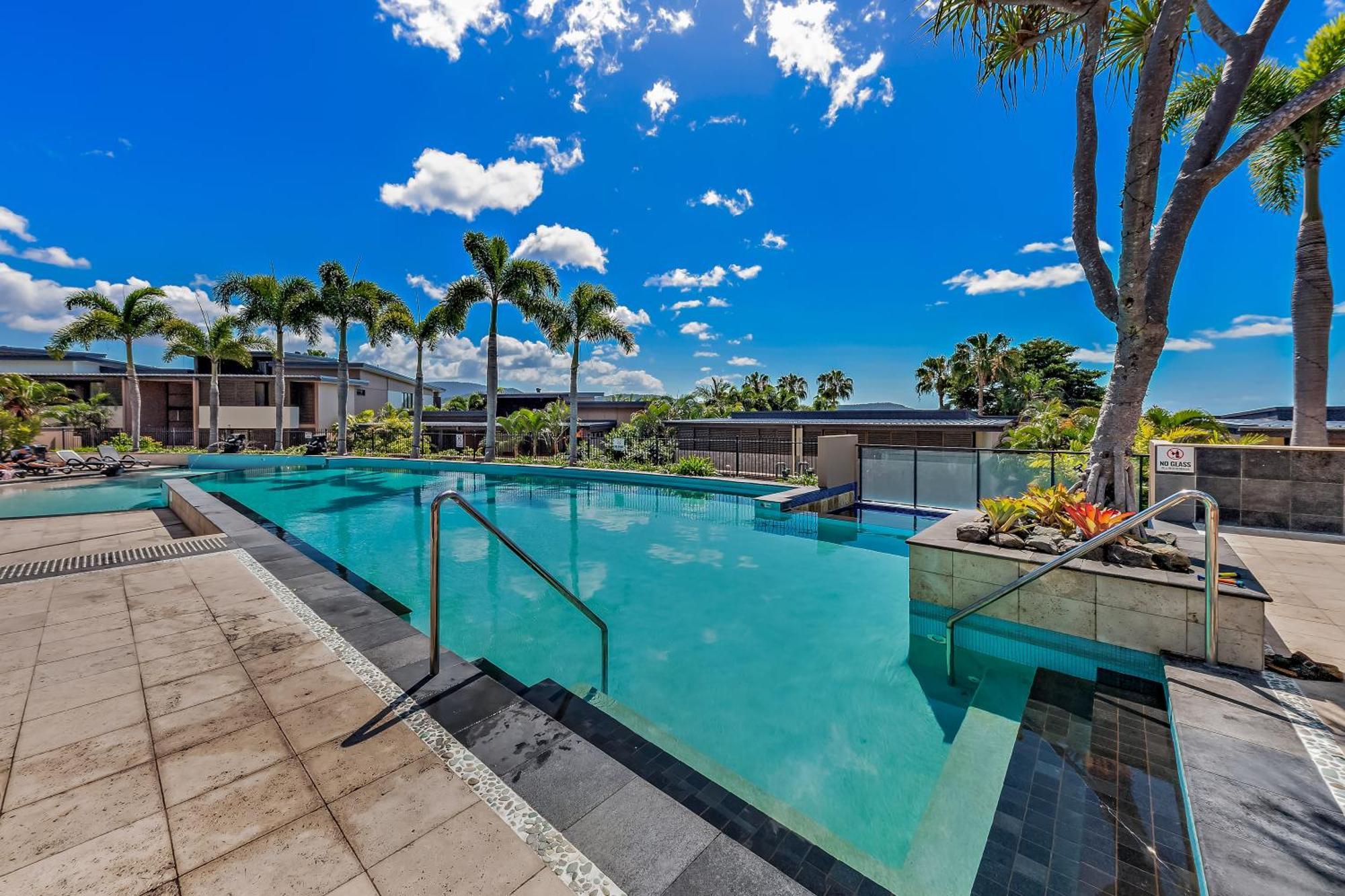 Апарт отель Mirage Whitsundays Эйрли-Бич Экстерьер фото